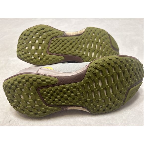 Nike Women’s Shoes Size 7.5 Gray ZoomX Invincible Run 3 Running Shoes DR2660-005 - Picture 7 of 8